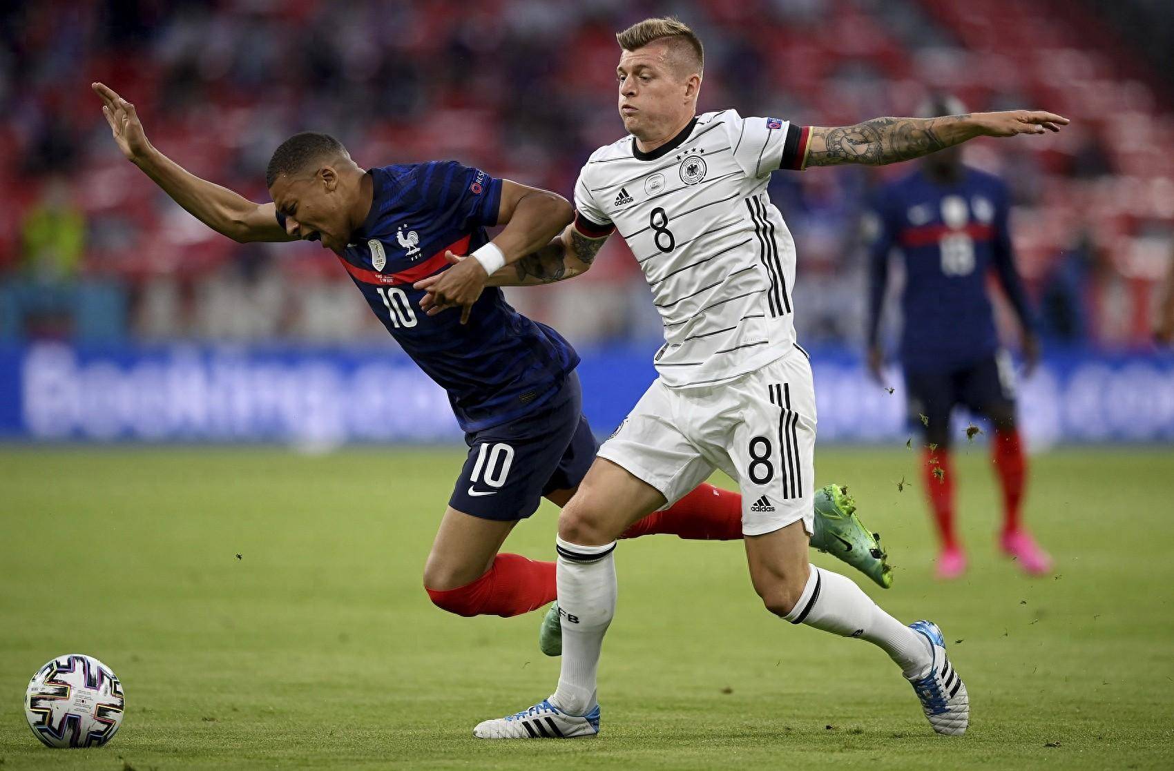 姆巴佩在德国队比赛中关键助攻,比分优势明显引发热议!的简单介绍 姆巴佩在德国队比赛中关键助攻,比分优势明显引发热议!的简单介绍